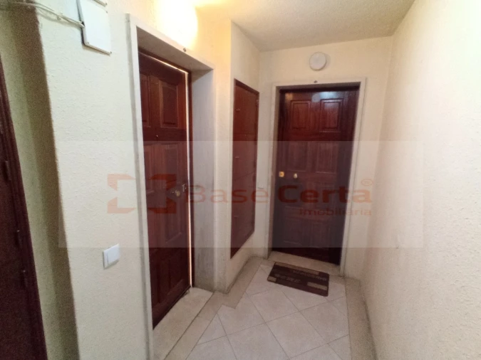 Apartamento T2 para Venda em Algueirão-Mem Martins Foto 12
