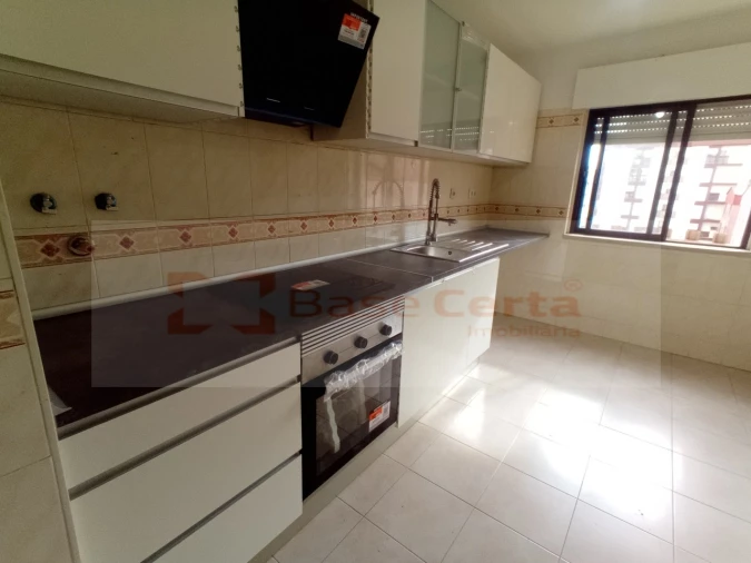 Apartamento T2 para Venda em Algueirão-Mem Martins Foto 27