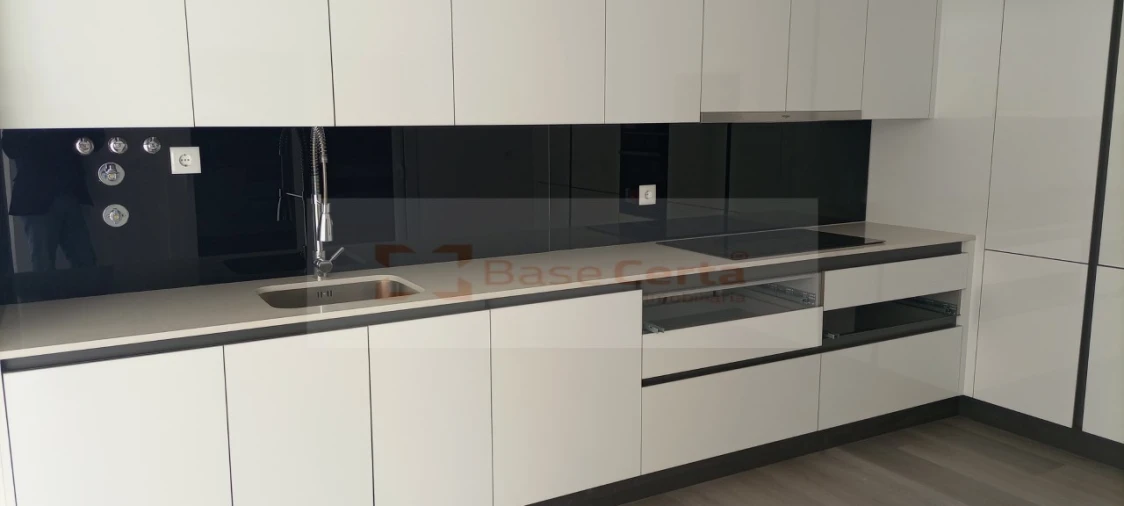 Moradia T4 para Venda em Corroios Foto 3