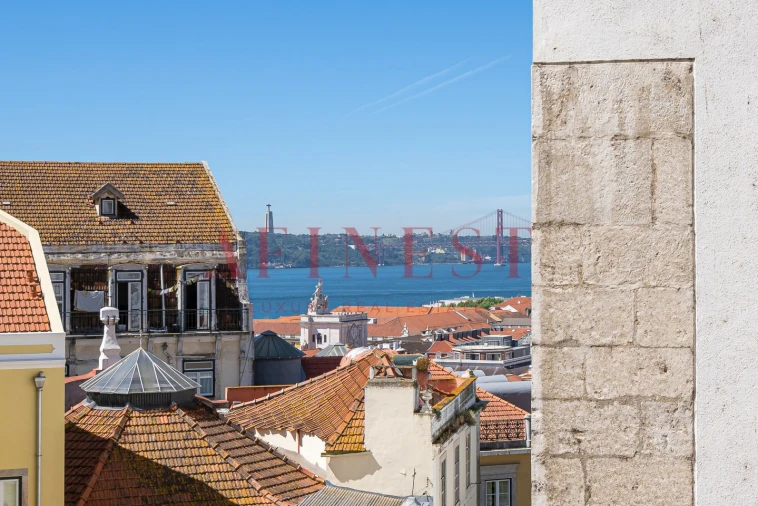 Apartamento T1 para Arrendamento em Santa Maria Maior Foto 5