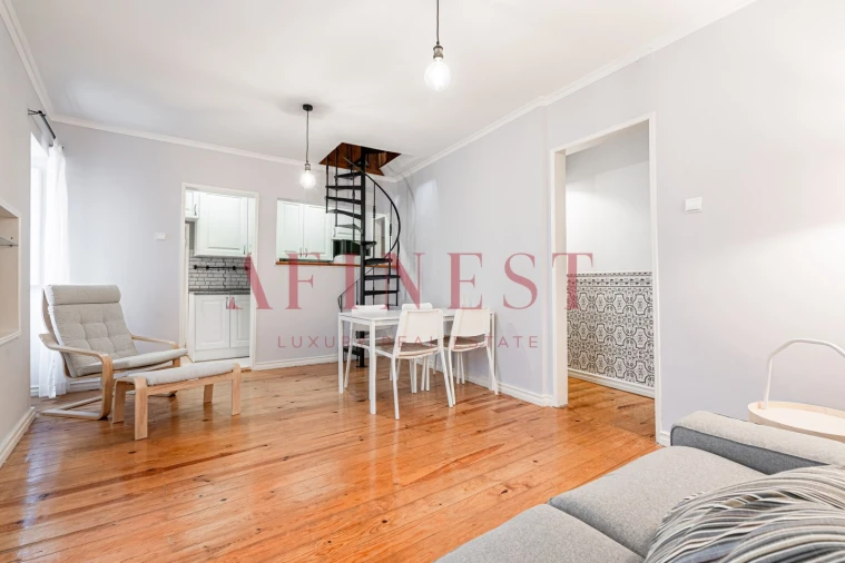 Apartamento T1 para Arrendamento em Santa Maria Maior