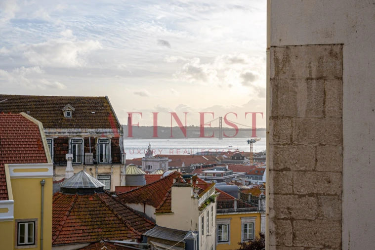 Apartamento T1 para Arrendamento em Santa Maria Maior Foto 24