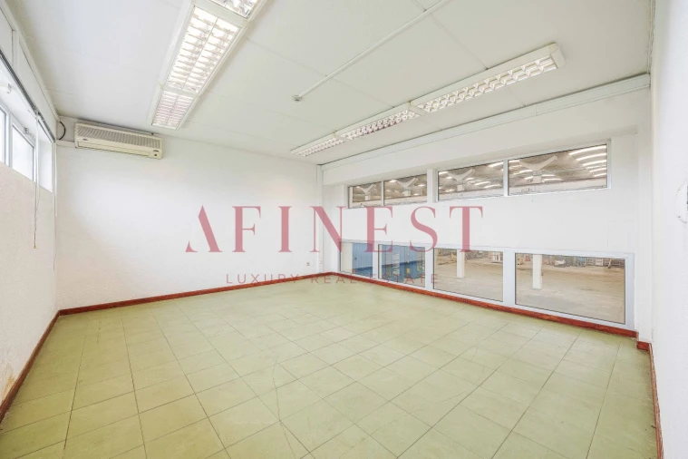 Armazém para Arrendamento em Santa Maria e São Miguel, São Martinho, São Pedro Penaferrim Foto 8