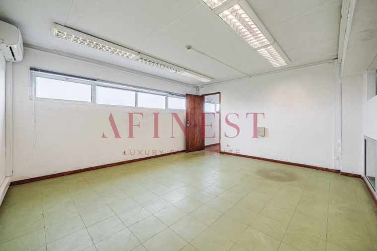 Armazém para Arrendamento em Santa Maria e São Miguel, São Martinho, São Pedro Penaferrim Foto 15