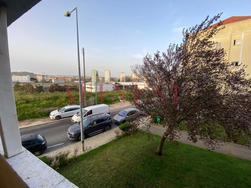 Apartamento T2 para Venda em Águas Livres Foto 16