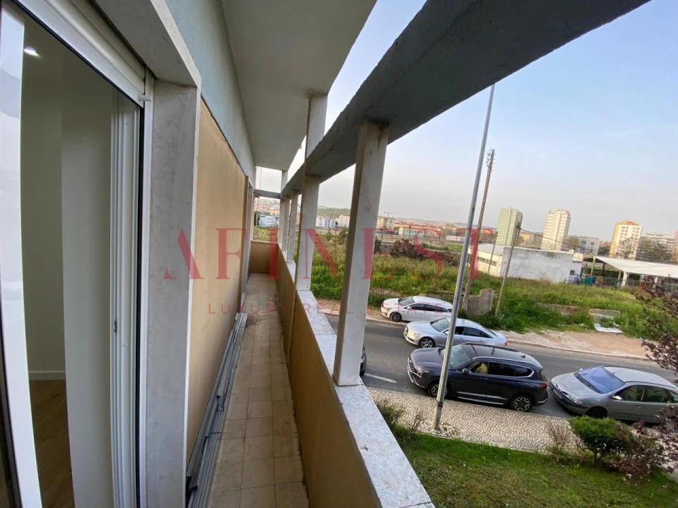 Apartamento T2 para Venda em Águas Livres Foto 17