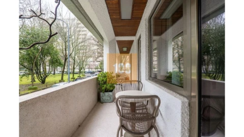 Apartamento T4 para Venda em Lordelo do Ouro e Massarelos
