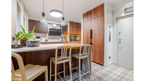 Apartamento T4 para Venda em Lordelo do Ouro e Massarelos