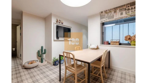 Apartamento T4 para Venda em Lordelo do Ouro e Massarelos