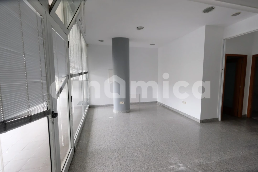 Loja para Arrendamento em Bougado (São Martinho e Santiago) Foto 4