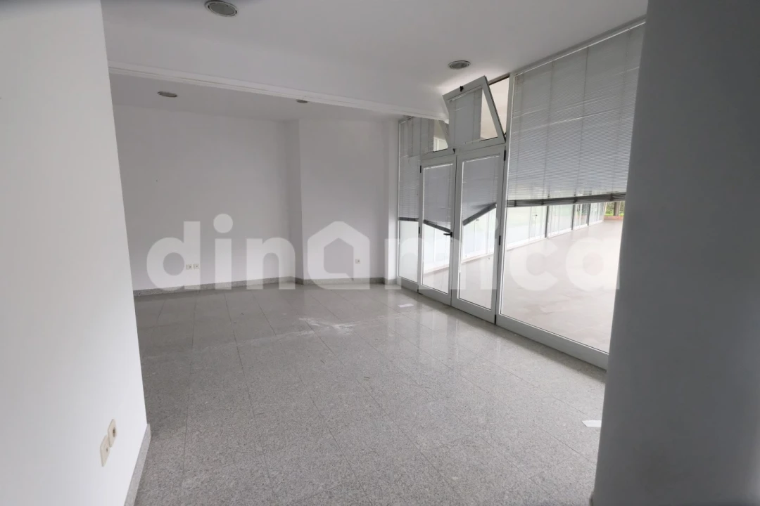 Loja para Arrendamento em Bougado (São Martinho e Santiago) Foto 6