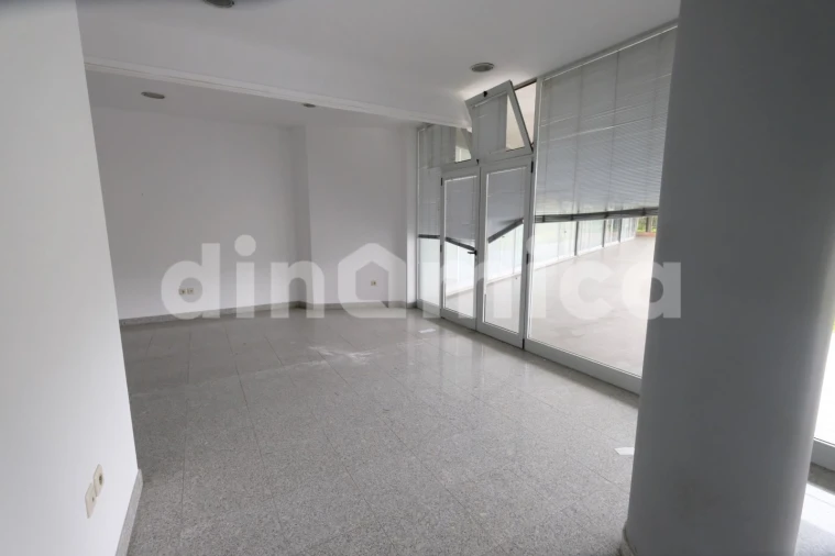 Loja para Arrendamento em Bougado (São Martinho e Santiago) Foto 5