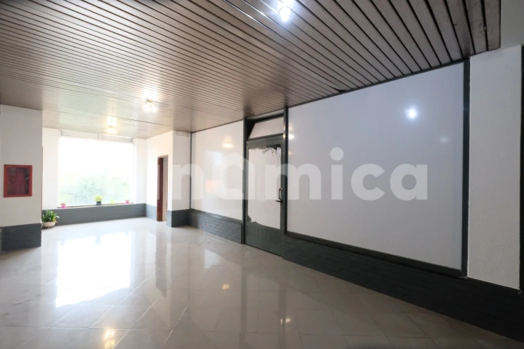 Loja para Arrendamento em Ribeirão Foto 4