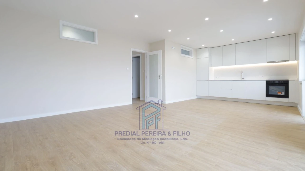 Apartamento T5 para Venda em Cidade da Maia Foto 4