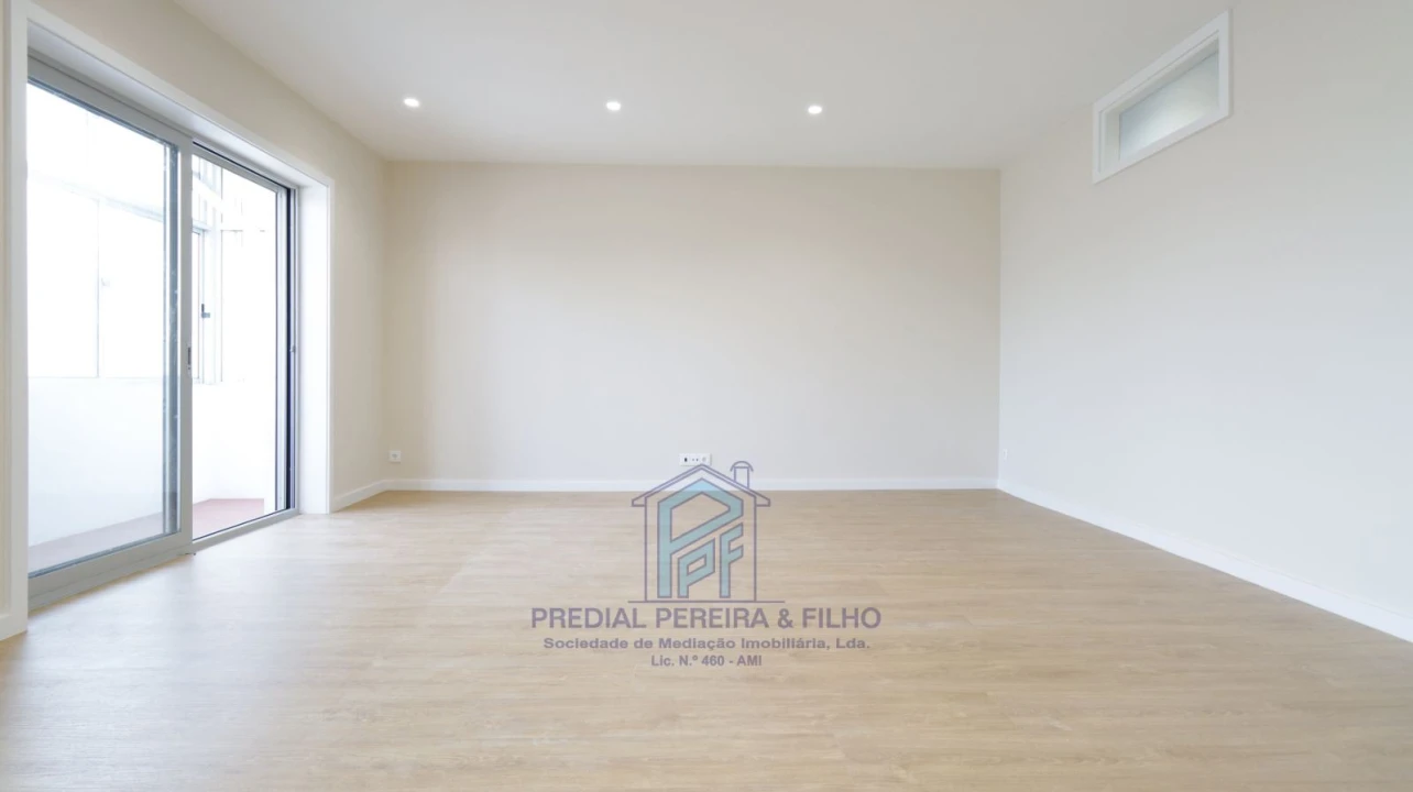 Apartamento T5 para Venda em Cidade da Maia Foto 7