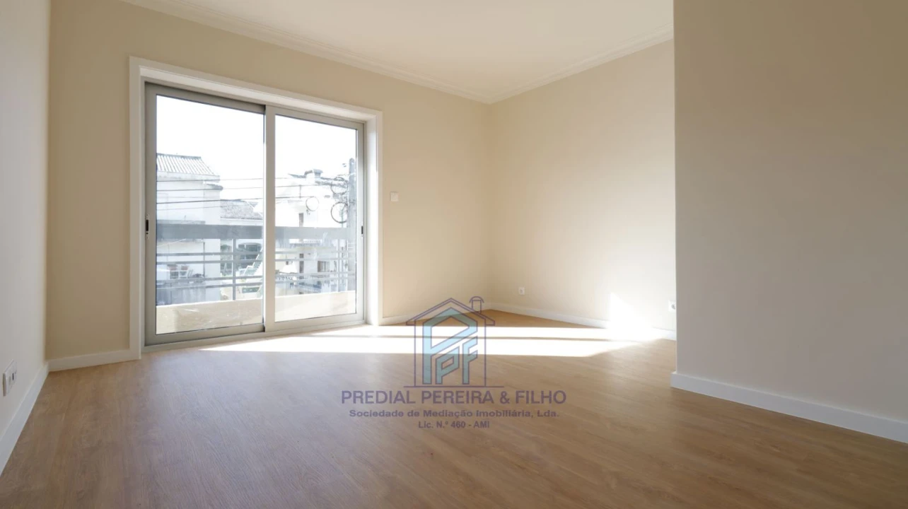 Apartamento T5 para Venda em Cidade da Maia Foto 14