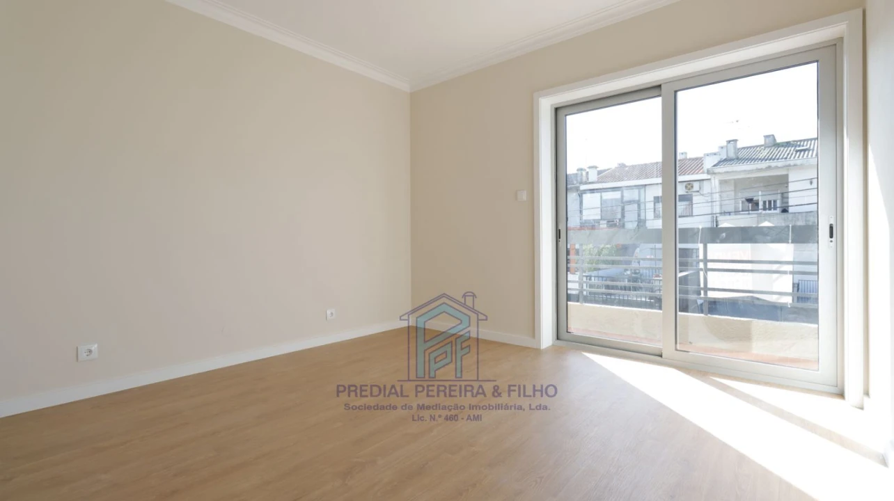 Apartamento T5 para Venda em Cidade da Maia Foto 18