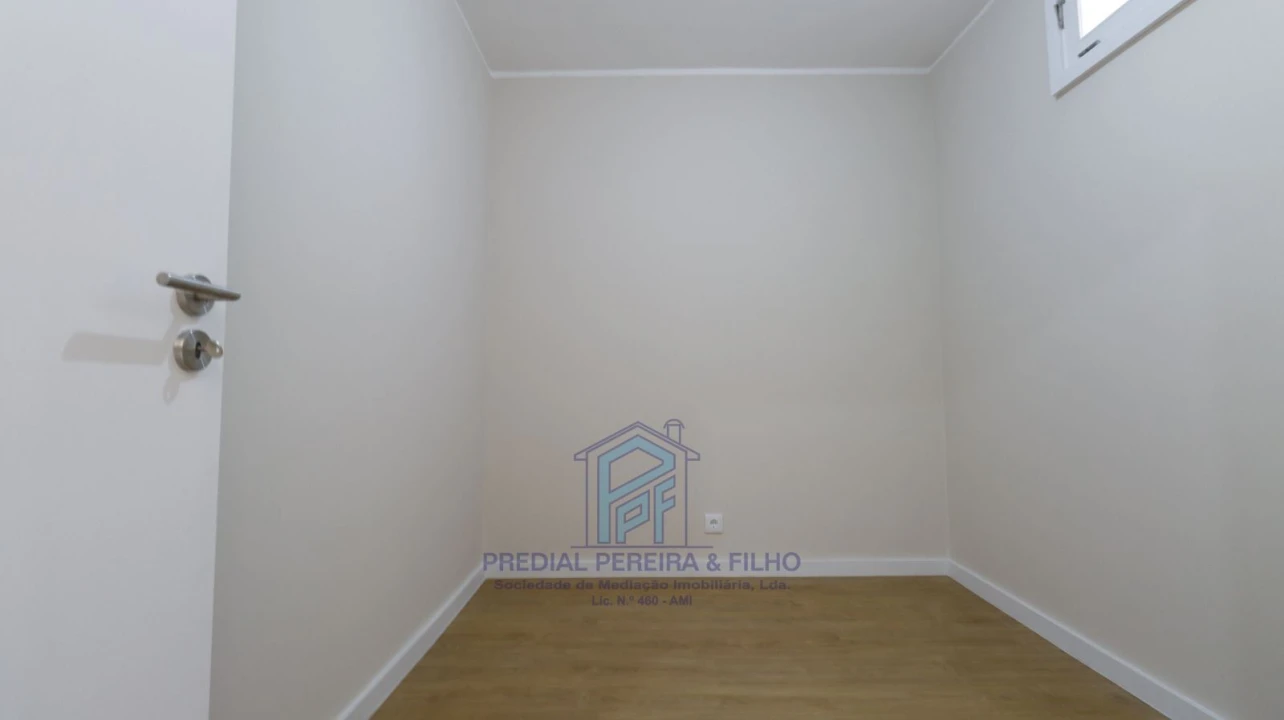 Apartamento T5 para Venda em Cidade da Maia Foto 21