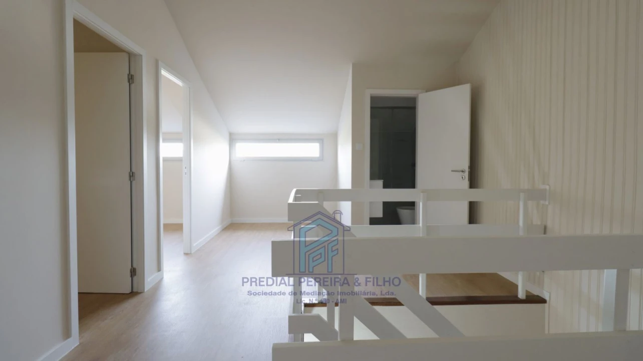 Apartamento T5 para Venda em Cidade da Maia Foto 23