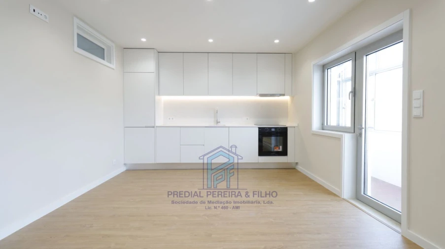 Apartamento T5 para Venda em Cidade da Maia Foto 3