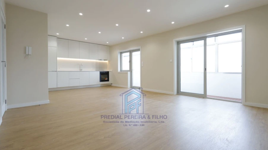 Apartamento T5 para Venda em Cidade da Maia Foto 5