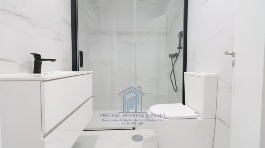 Apartamento T5 para Venda em Cidade da Maia Foto 13