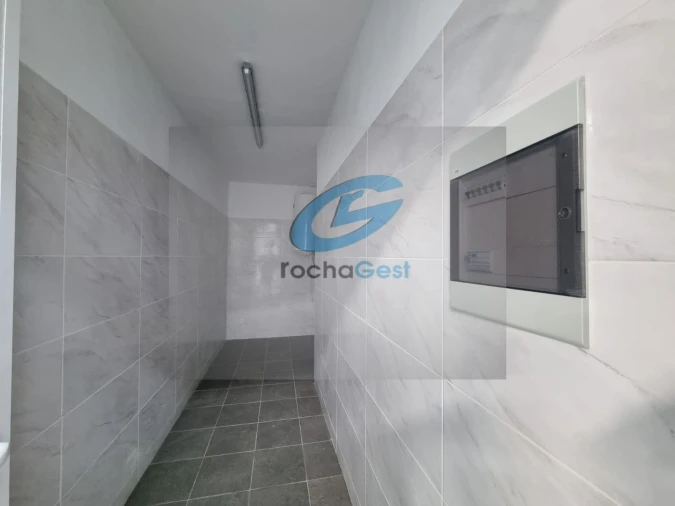 Armazém para Arrendamento em Serzedo e Perosinho Foto 6