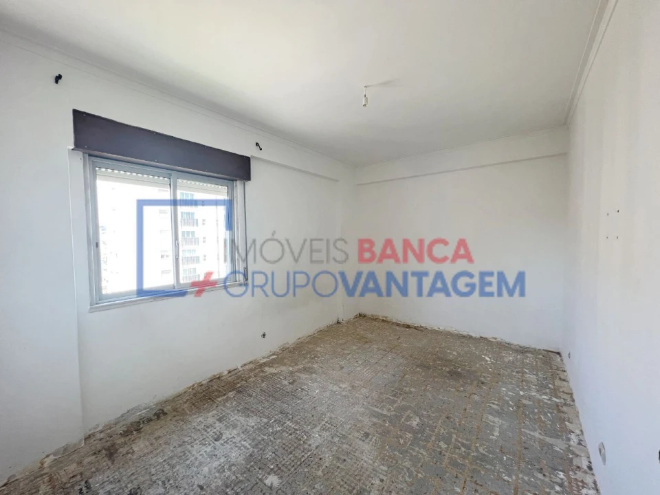 Apartamento T3 para Venda em Carregado e Cadafais Foto 15