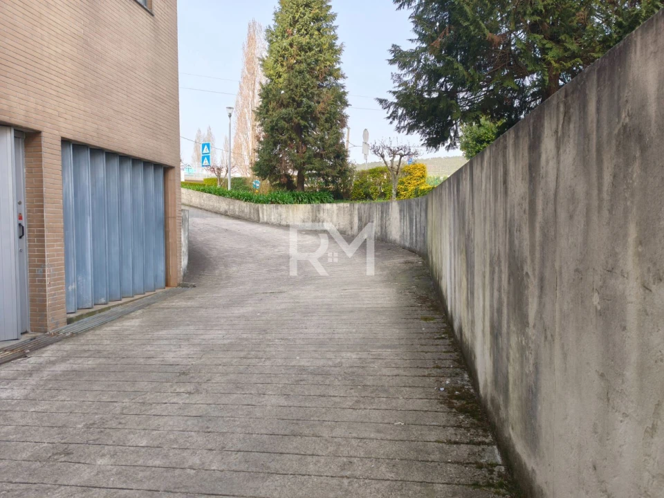 Negócio para Venda em Valongo Foto 4