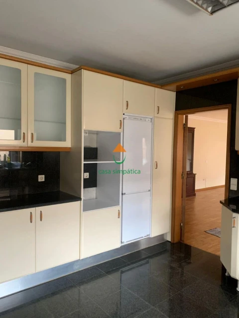 Apartamento T3 para Arrendamento em Gondomar (São Cosme), Valbom e Jovim