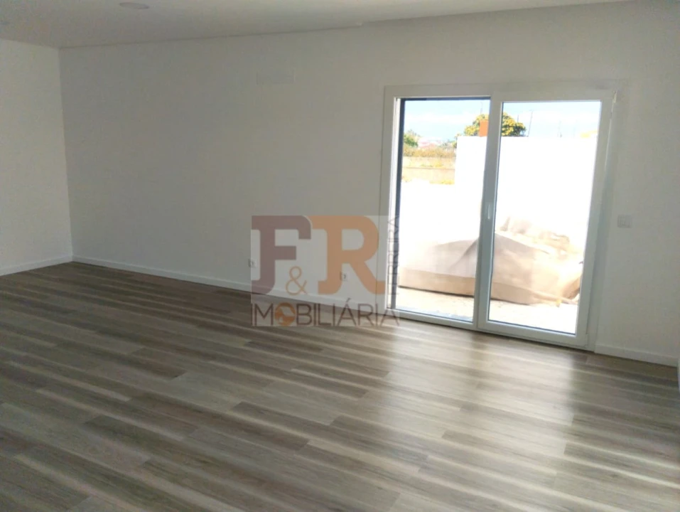 Moradia T3 para Venda em Fernao Ferro Foto 10