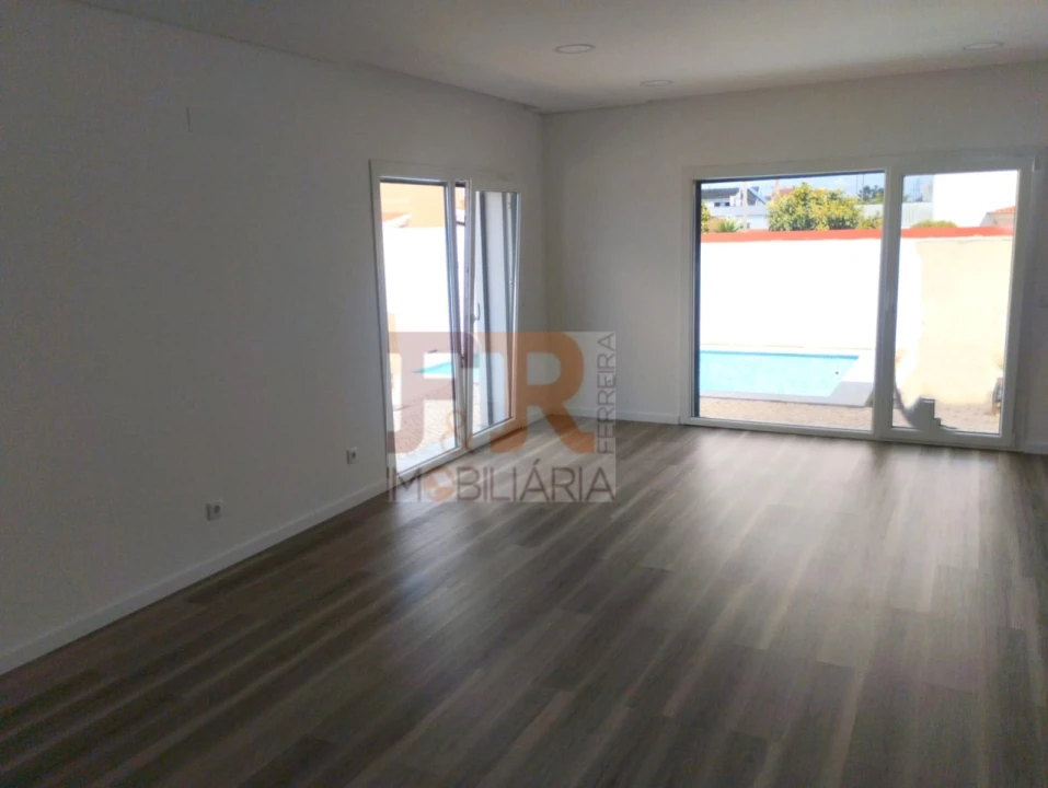 Moradia T3 para Venda em Fernao Ferro Foto 13