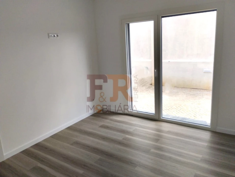 Moradia T3 para Venda em Fernao Ferro Foto 25