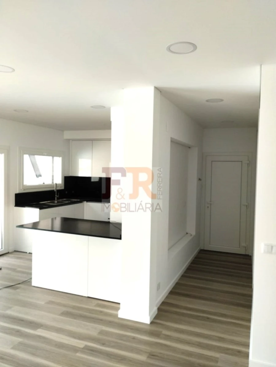 Moradia T3 para Venda em Fernao Ferro Foto 8