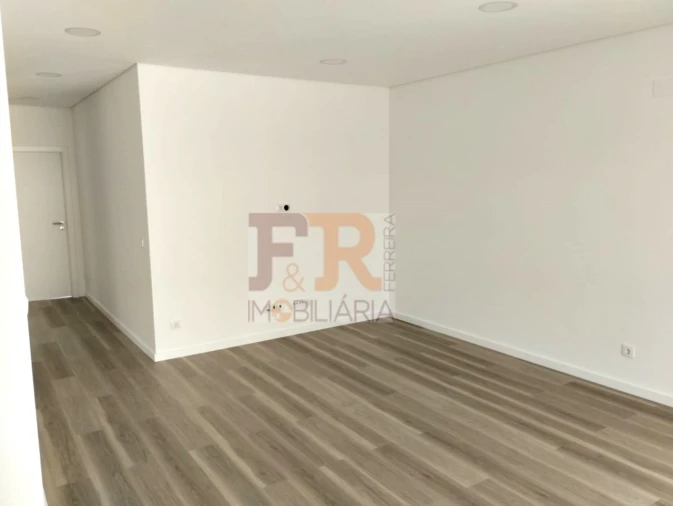 Moradia T3 para Venda em Fernao Ferro Foto 9