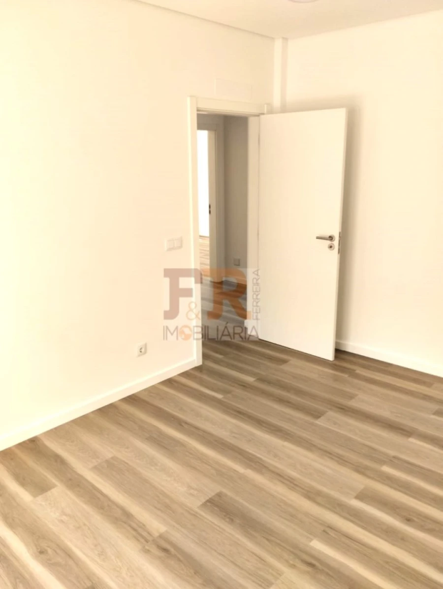 Moradia T3 para Venda em Fernao Ferro Foto 20