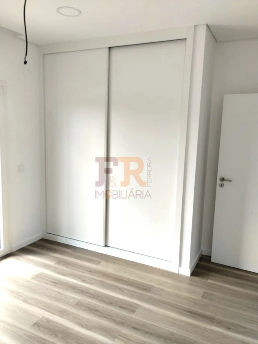 Moradia T3 para Venda em Fernao Ferro Foto 26