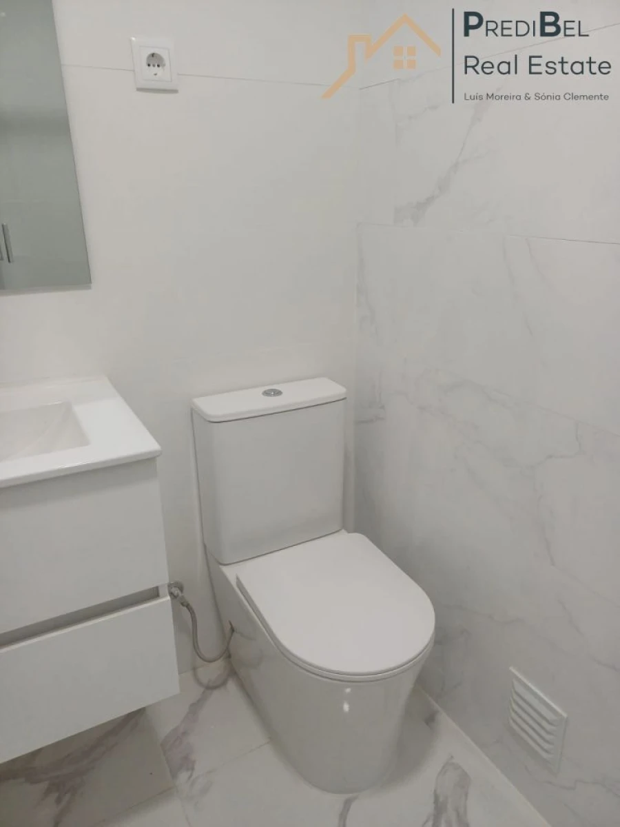 Apartamento T1 para Venda em Águas Livres Foto 10