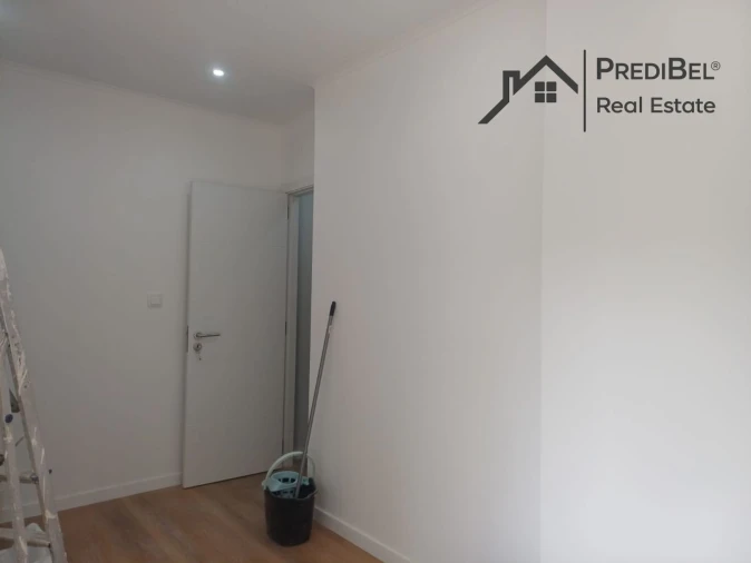 Apartamento T1 para Venda em Águas Livres Foto 2