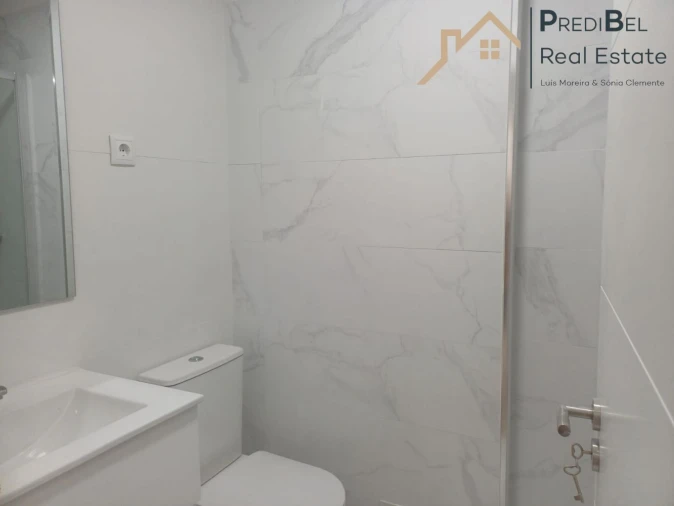 Apartamento T1 para Venda em Águas Livres Foto 9