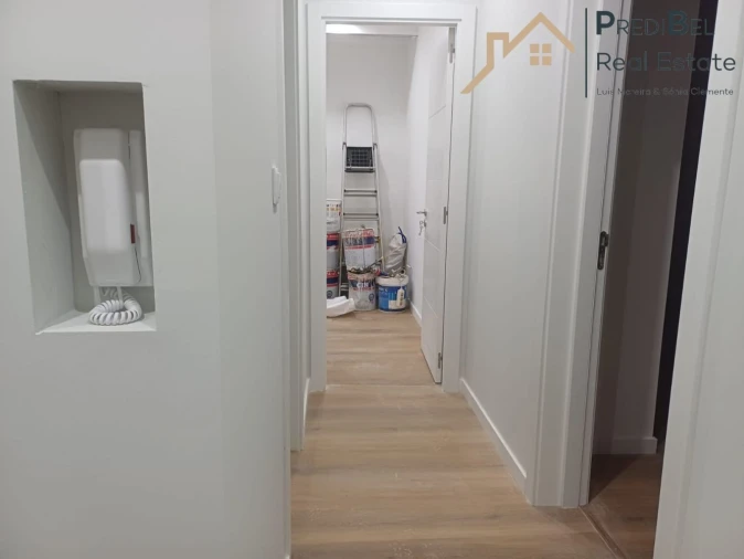 Apartamento T1 para Venda em Águas Livres Foto 4