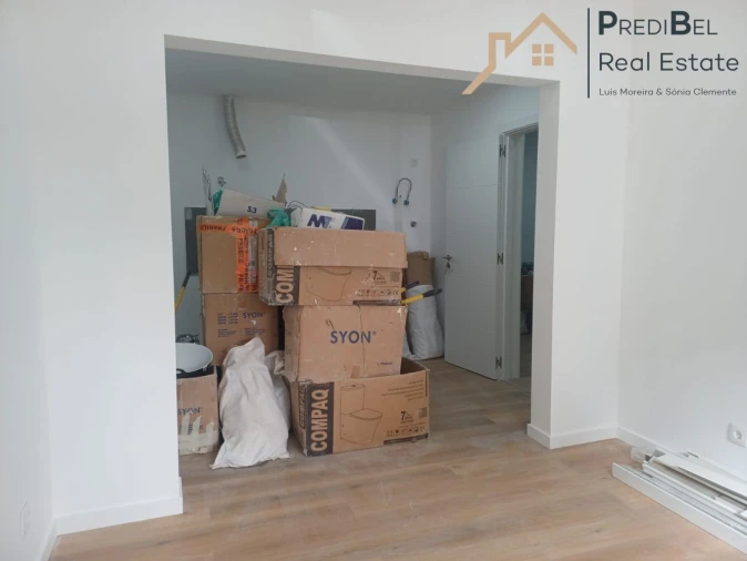 Apartamento T1 para Venda em Águas Livres Foto 5