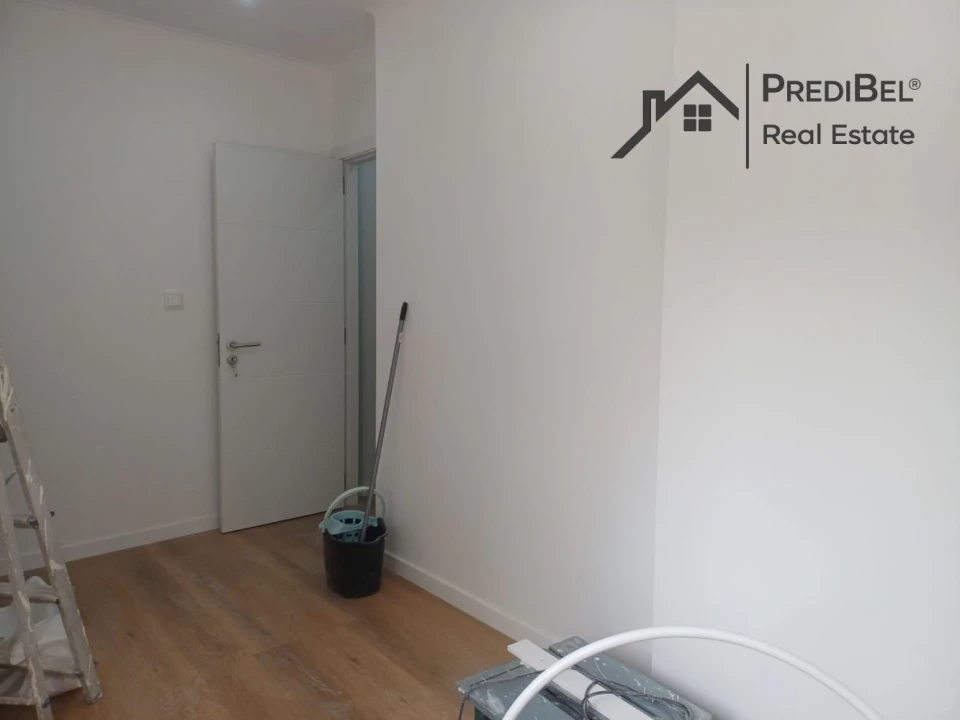 Apartamento T1 para Venda em Águas Livres Foto 3
