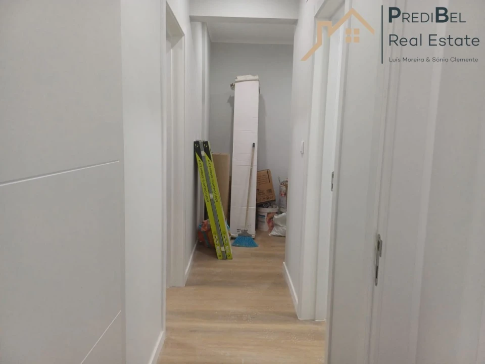 Apartamento T1 para Venda em Águas Livres Foto 7