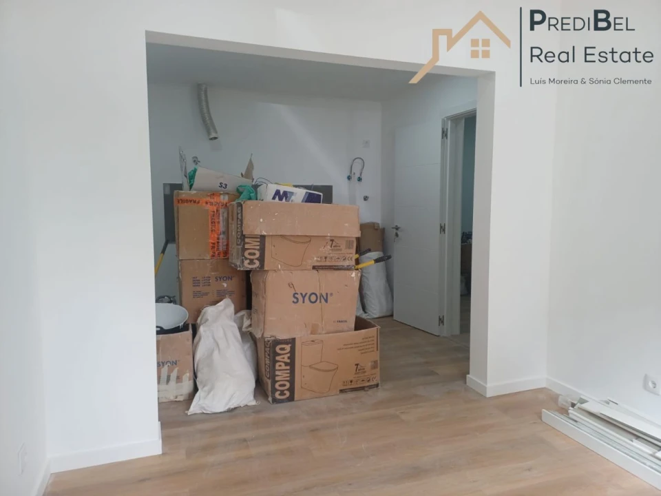 Apartamento T1 para Venda em Águas Livres Foto 5