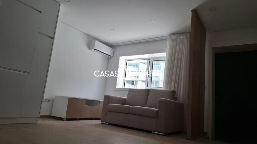 Moradia T2 para Venda em Cedofeita, Santo Ildefonso, Sé, Miragaia, São Nicolau e Vitória Foto 3