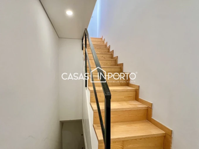 Moradia T2 para Venda em Cedofeita, Santo Ildefonso, Sé, Miragaia, São Nicolau e Vitória Foto 15