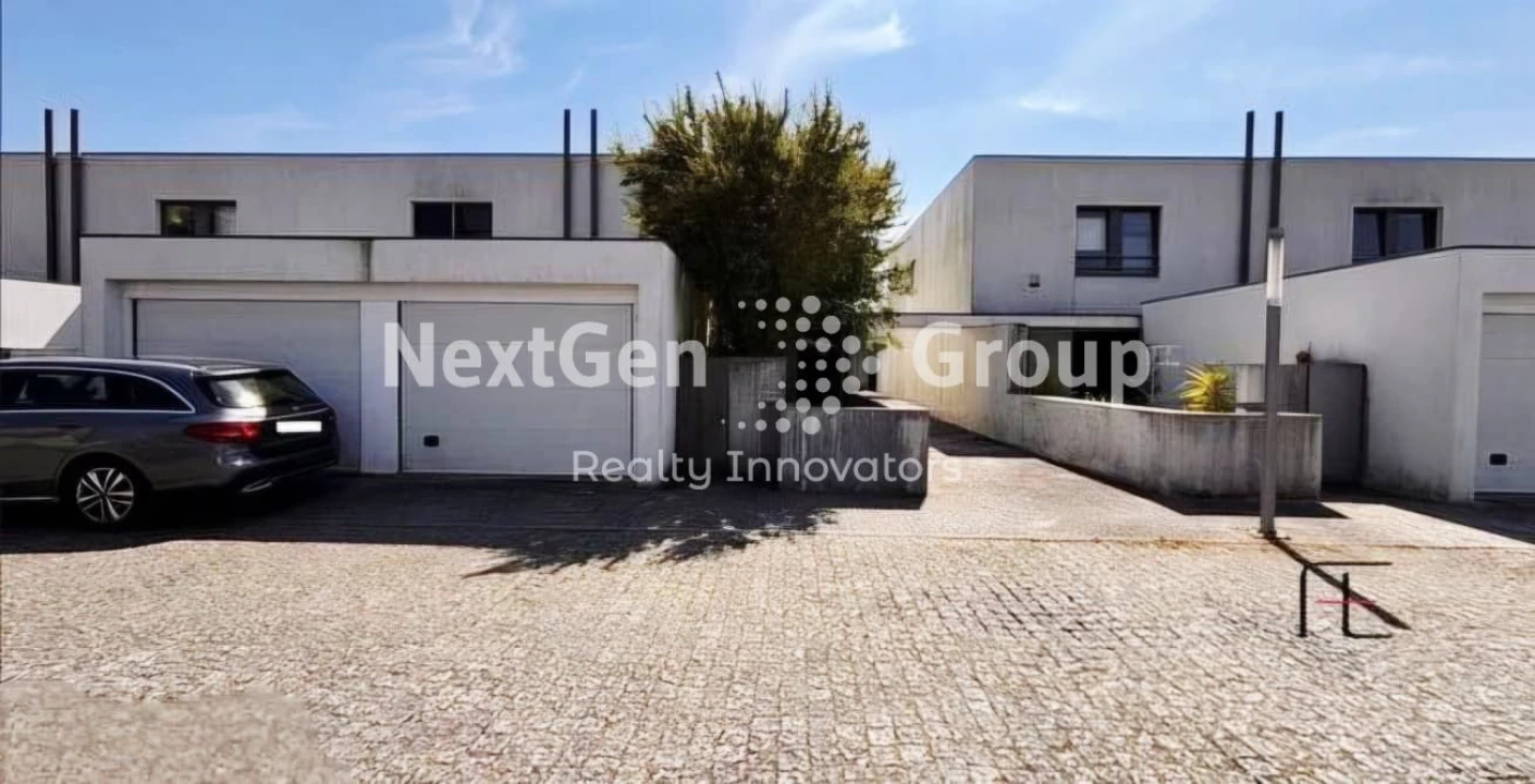 Moradia T3 para Venda em Castêlo da Maia Foto 2