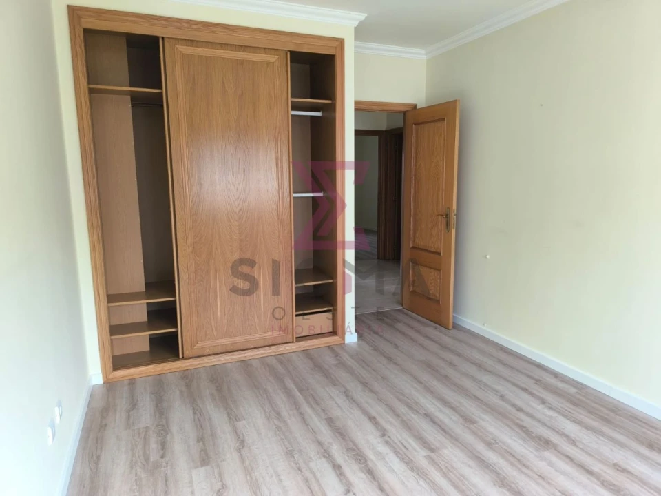 Apartamento T2 para Venda em Bombarral e Vale Covo Foto 37