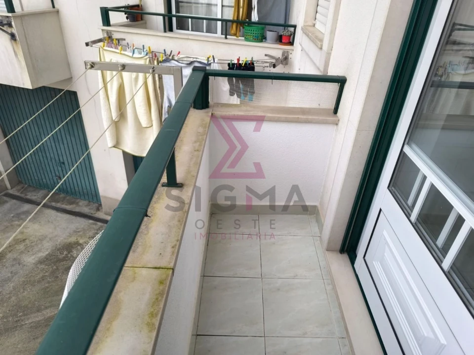Apartamento T2 para Venda em Bombarral e Vale Covo Foto 40